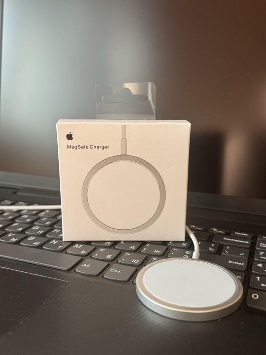 Бездротова зарядка Apple MagSafe