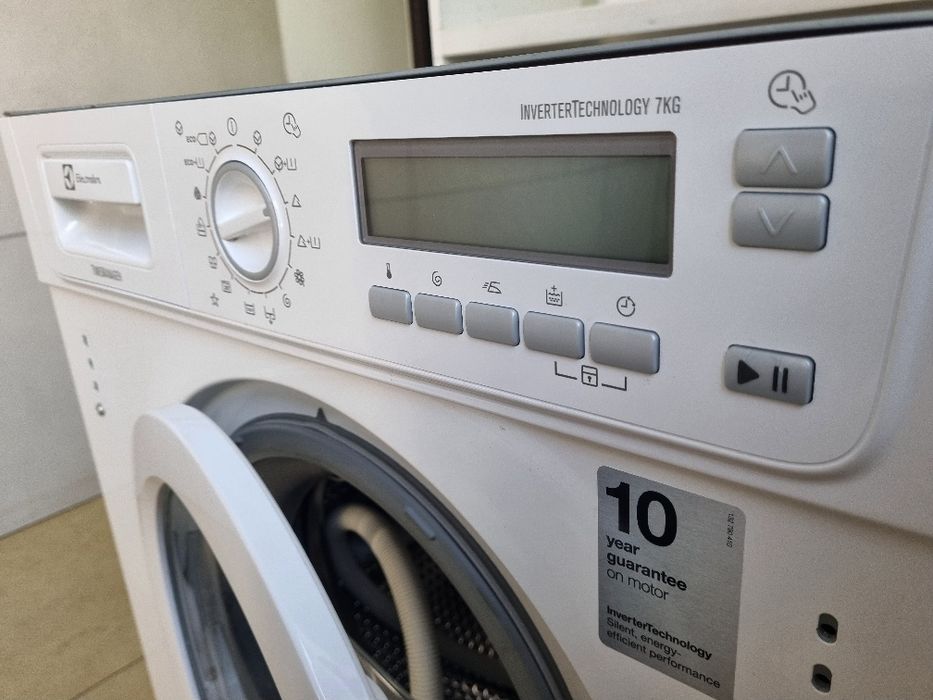 Вбудована пральна машина Electrolux EWG147540W на 7 кг у відмінному стані 9/10