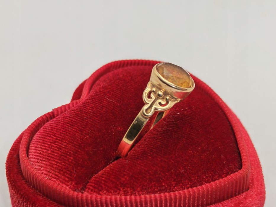 Złoty pierścionek pr. 583 waga 3,18g rozmiar 19 używany