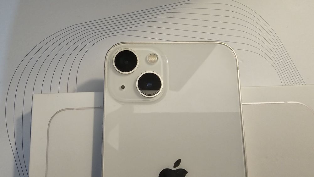 iPhone 13 128GB Starlight