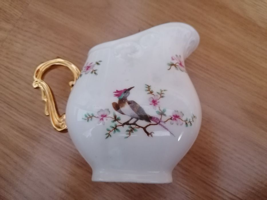 Biblô antigo de porcelana