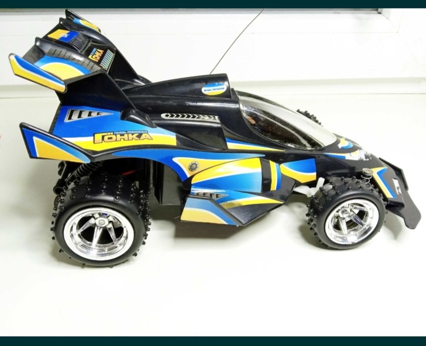 Машинка на пульті