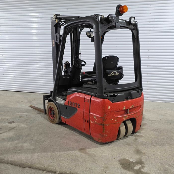 Empilhador Linde e16 - 1600kg Torre Triplex Elevação Livre