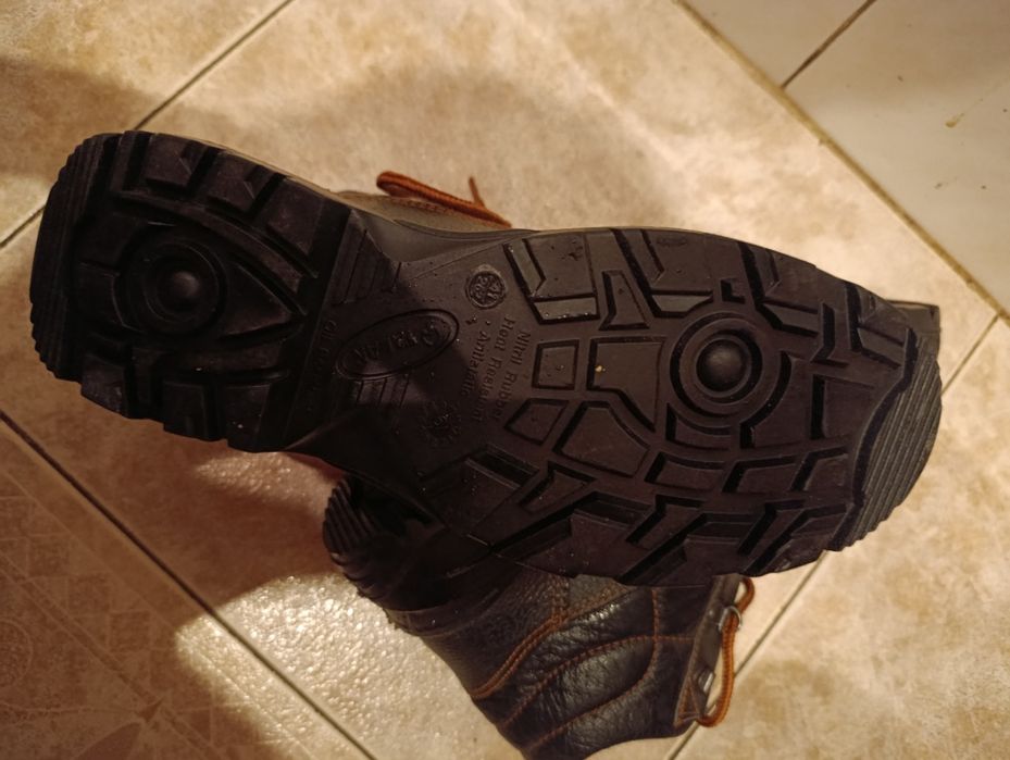 Ботинки рабочие новые 41 размер