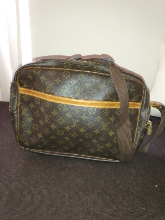 Mala em. Pele,de marca