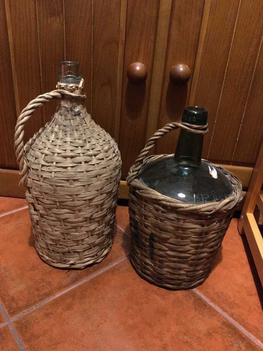 Garrafões empalhados (5L) - antigos