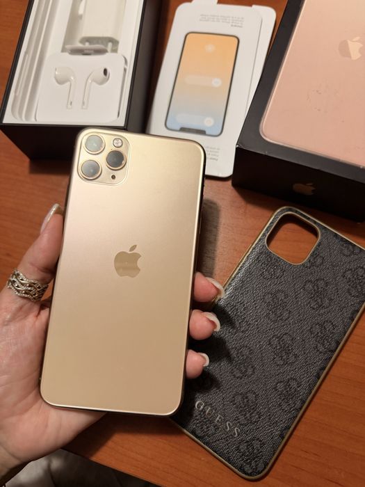 Iphone max pro 64gb golden kobieta