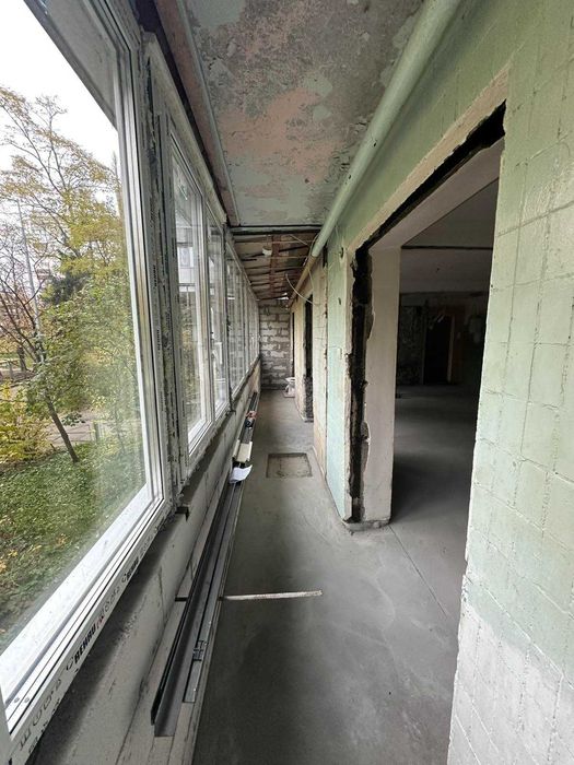 Фасадне приміщення в оренду на Березняках