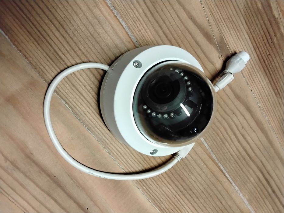 Camara Hikvision Dome 2MP 2.8mm DS-2CD2122FWD-I