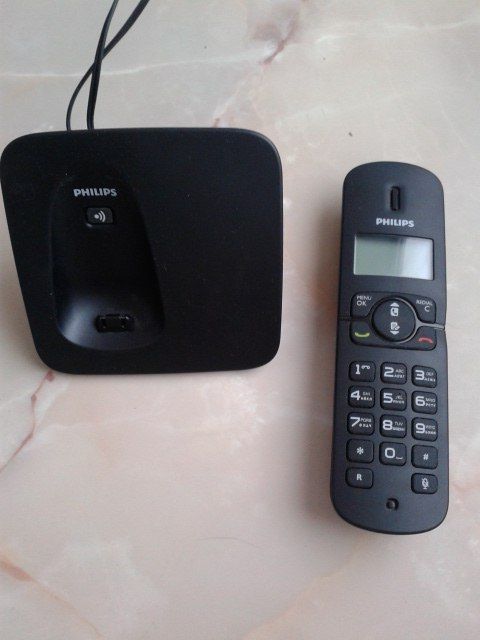 Телефон "Philips"