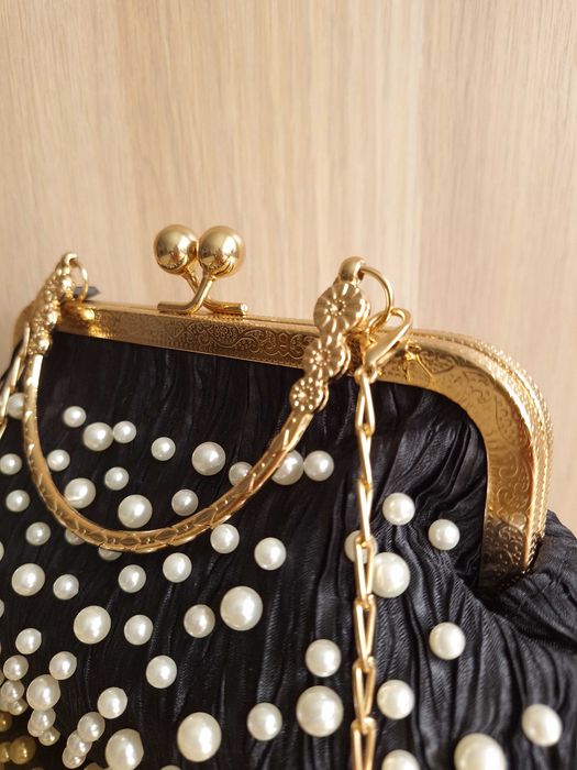 Torebka Czarna Złota Z Perełkami Z Uchwytem Do Ręki Na Ramię