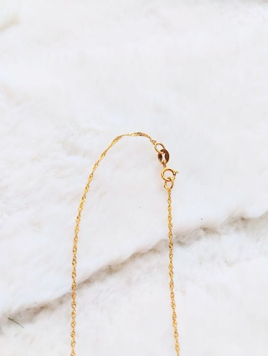 Złoty naszyjnik z medalikiem Maryja próba 585