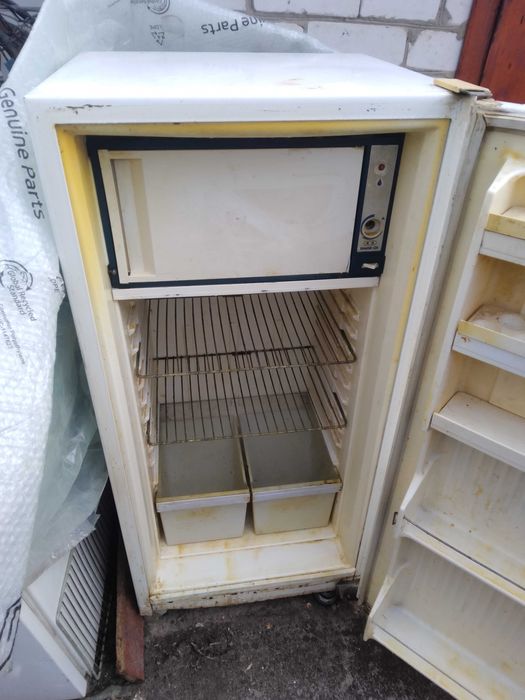 Продам Холодильник SNAIGE