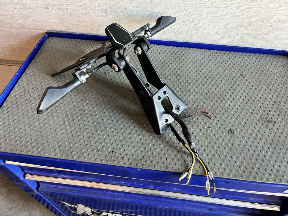 Mocowanie tablicy rejestracyjnej  lightech ninja 400 125