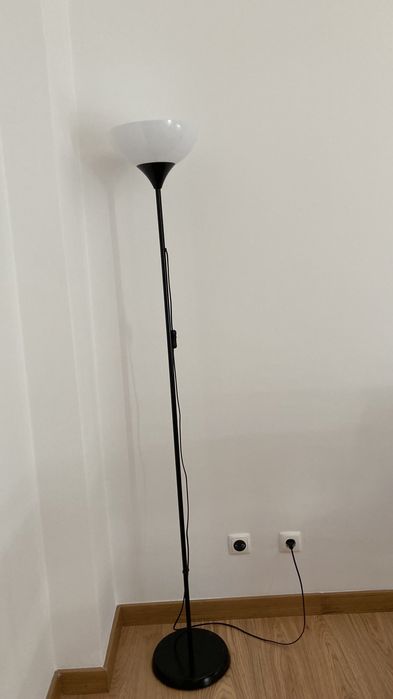 Candeeiro em bom estado