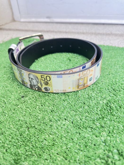 Cinto estampado com notas 120cm