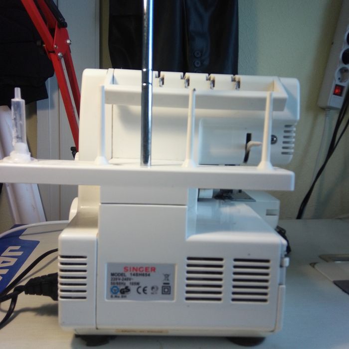 Оверлок Sinqer продам