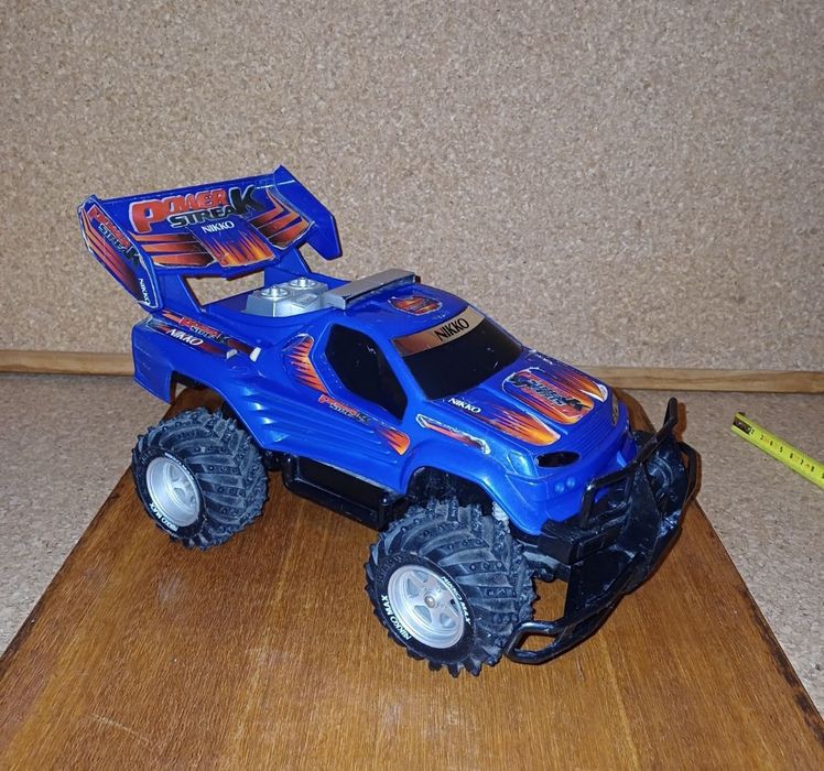 Carro/jipe Nikko. Ler descrição. 
Cerca de 35 cm.