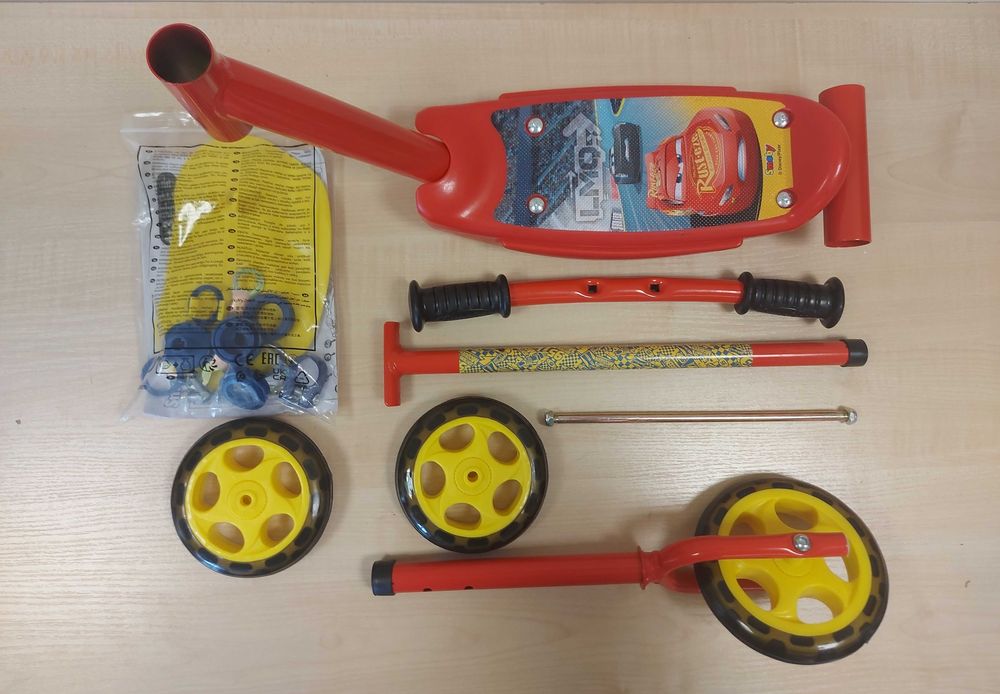 Hulajnoga trójkołowa Smoby Auta Cars Czerwony