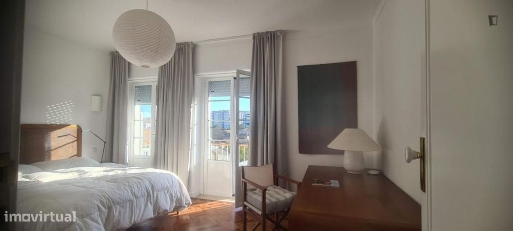 Quarto - localizado em Setubal