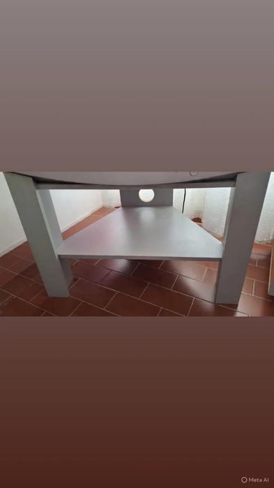 Televisão 26 polegadas  Sony KV-28LS65E com móvel