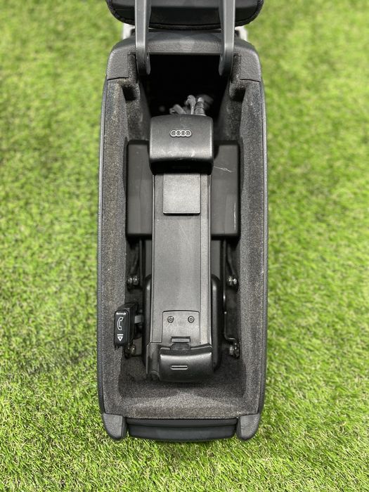 Підлокітник Audi A6C5 під телефон 4BO864245