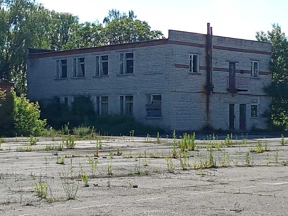 Готова автобаза (АТП) та логістичний комплекс 1476 м² на ділянці 1,24 га біля траси М-06, м. Радомишль
