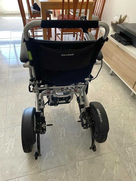 Cadeira de rodas eléctrica dobrável