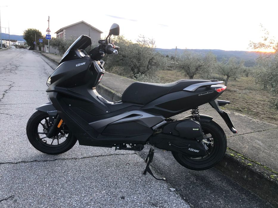 Vendo scooter 125 keewey como apenas 6mil KM