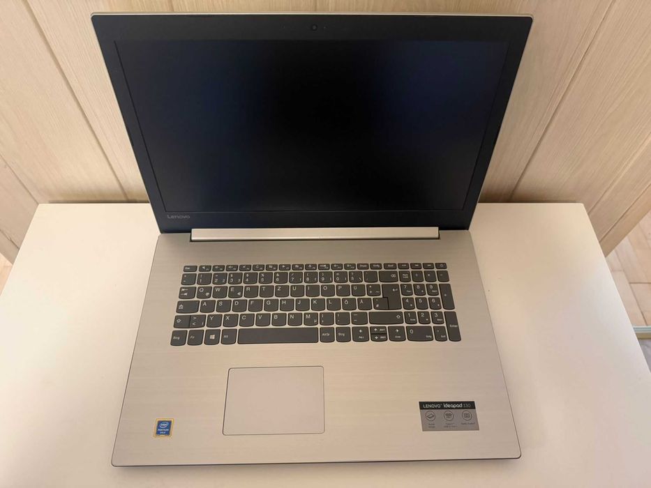 Laptop Lenovo 17,3"