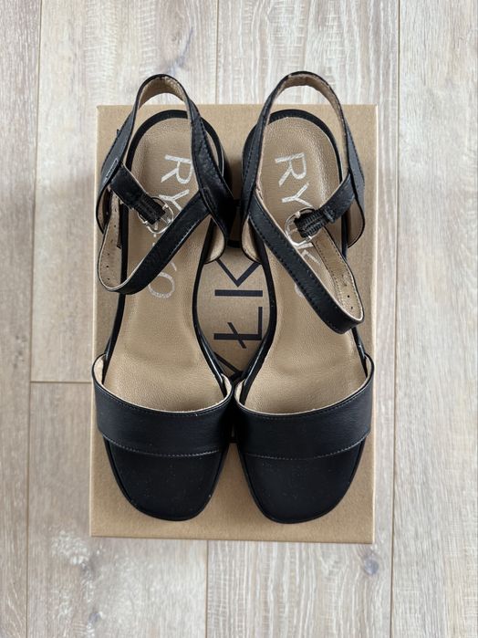 Nowe czarne sandały Ryłko skórzane - wkładka 26 cm