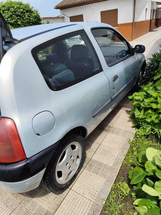 Carro Renault clio