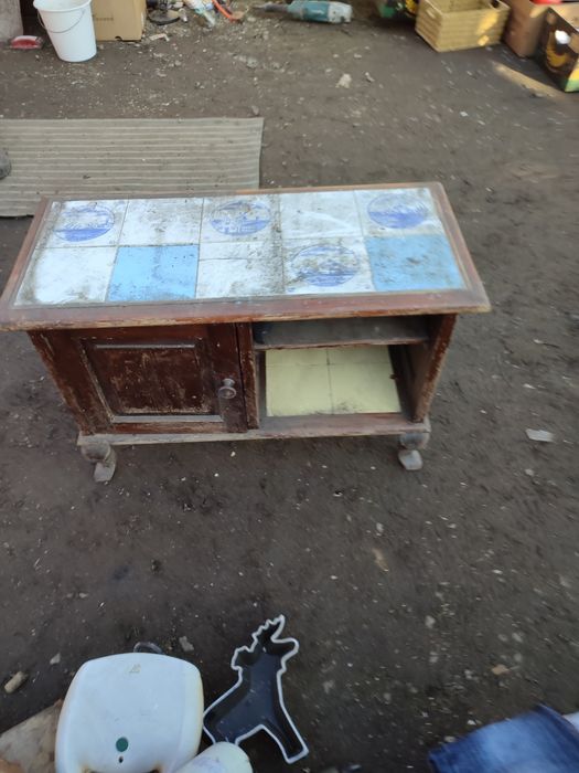 Antyki wyprzedaż garażowa