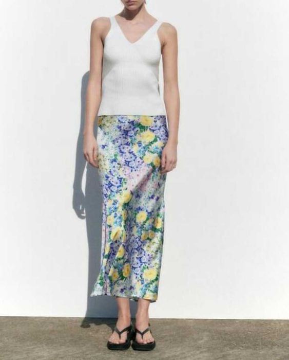 Zara Довга сатинова спідниця з квітковим принтом, розмір S
