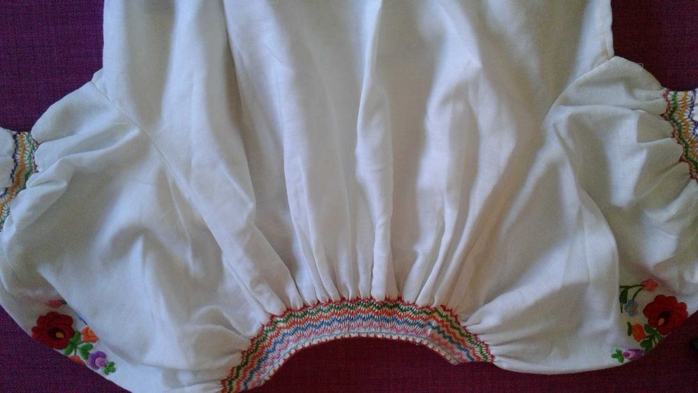 Blusa ROMENA em Cambraia