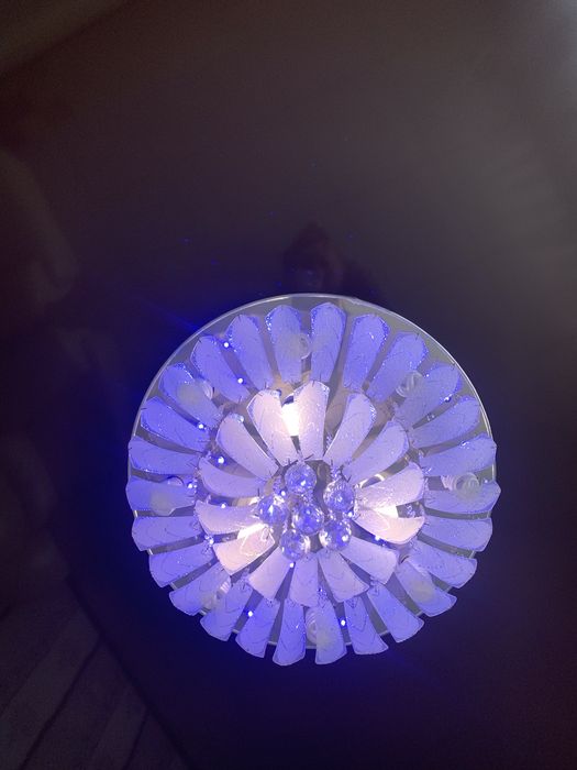 Розпродаж люстр б/у