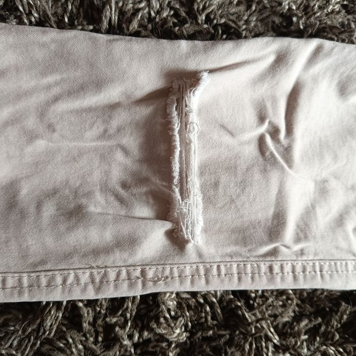 Spodnie Slim Fit z rozcięciami r.XS Sinsay