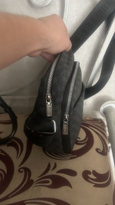 Продам сумку от Guess