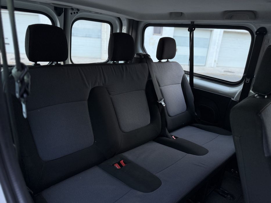 Opel Vivaro — fotografia 11
