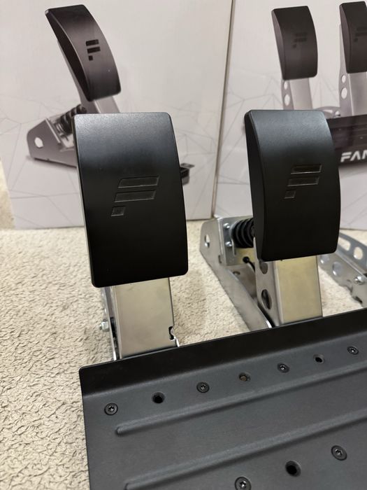 У наявності! Fanatec CSL Elite Pedals + Load Cell