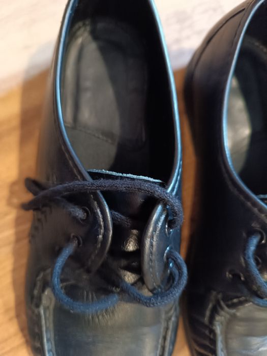 Damskie buty skórzane wiązane 39