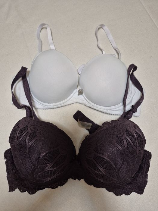 Бюстгальтери два