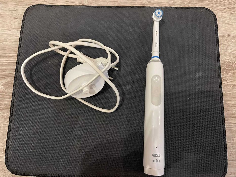 Szczoteczka Oral-B Pro 3 | sprawna | oryginalna ładowarka