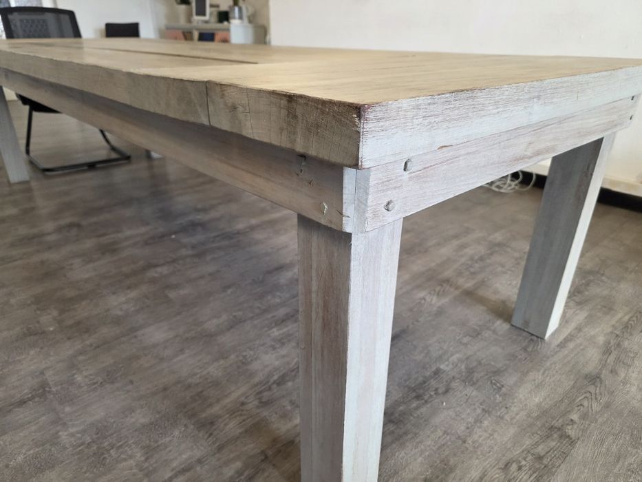 Mesa de jantar maciça (muito pesada)