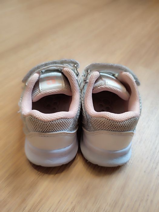 Sapatos Chicco criança tamanho 19