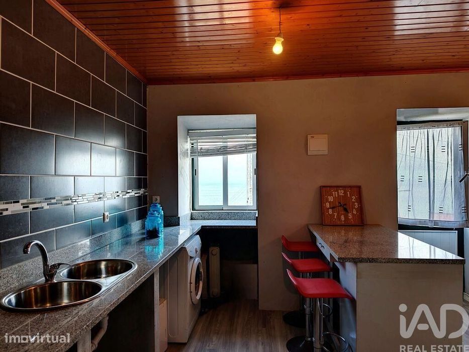 Moradia isolada T1 em São João de 63 m2
