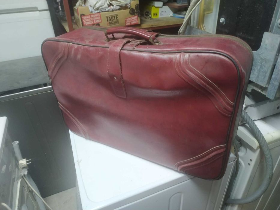 Walizka na ubrania w ładnym stanie RETRO  PRL Vintage