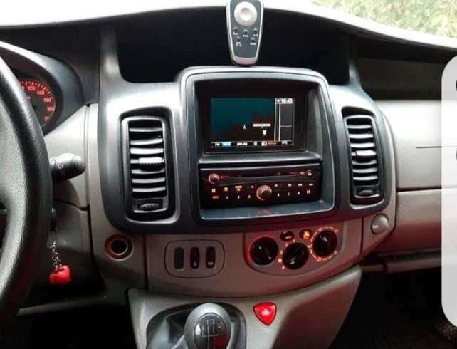 Опель Віваро 2.0