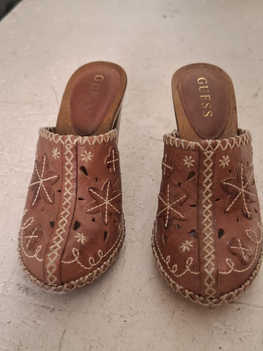 Socas/mules da Guess