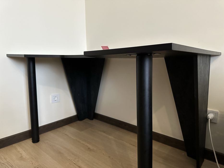 Геймерський стіл із підставкою для пк на колесах